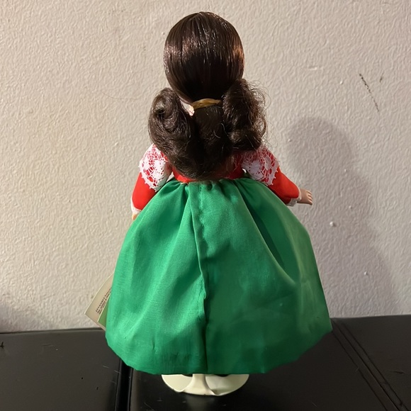 Effanbee Italy Doll with stand - Picture 6 of 7